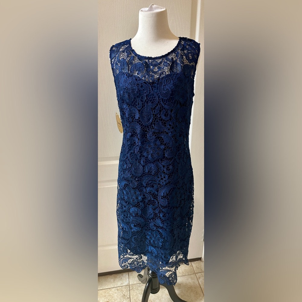 Chic Midnight Blue Lace Dress